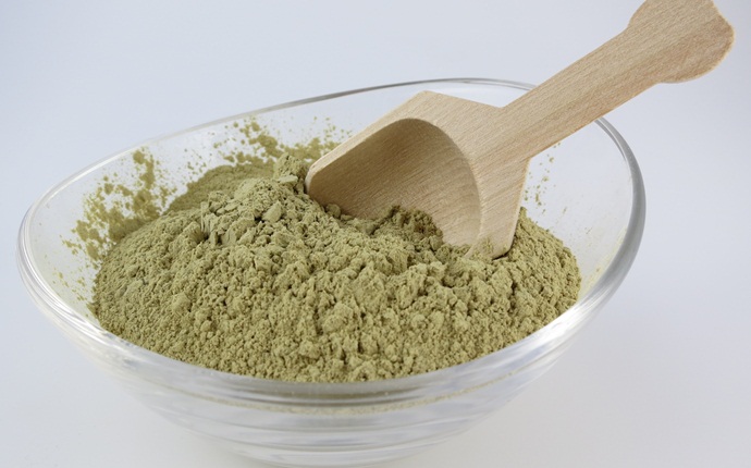 henna-and-black-tea-hair-mask