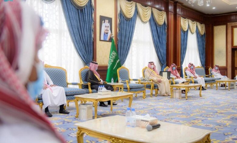 فيصل بن سلمان يُكرم مكافحة المخدرات