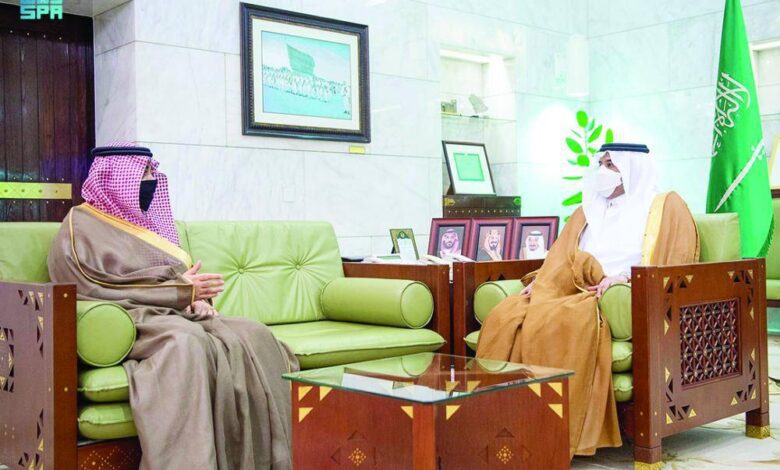محمد بن عبدالرحمن يستقبل العارضي