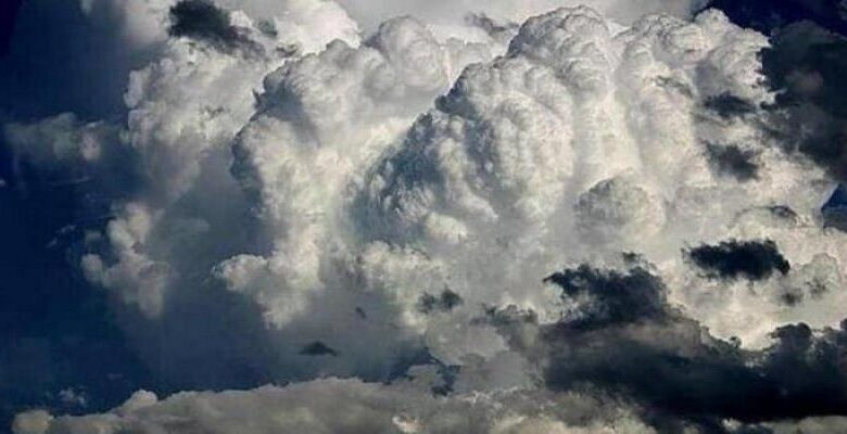 أمطار رعدية ورياح وأتربة وارتفاع في الأ