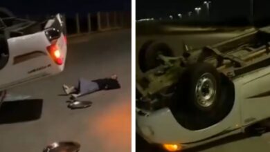 انقلاب شاب مع زملائه بسيارته| صحيفة أشجان الإلكترونية