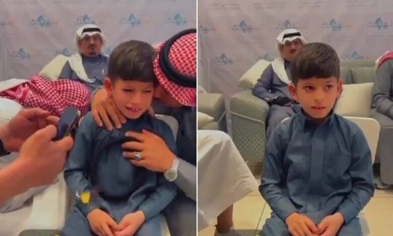 شاهد: ردة فعل طفل يسمع لأول مرة بحياته بعد زراعة القوقعة| صحيفة أشجان الإلكترونية
