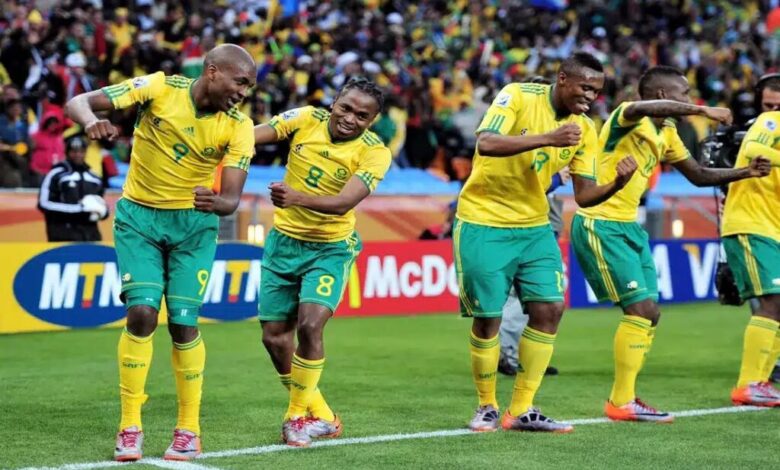 الرقصة الأولى في كأس العالم 2026.. شاهد وصول لاعبي جنوب إفريقيا لملعب الافتتاح