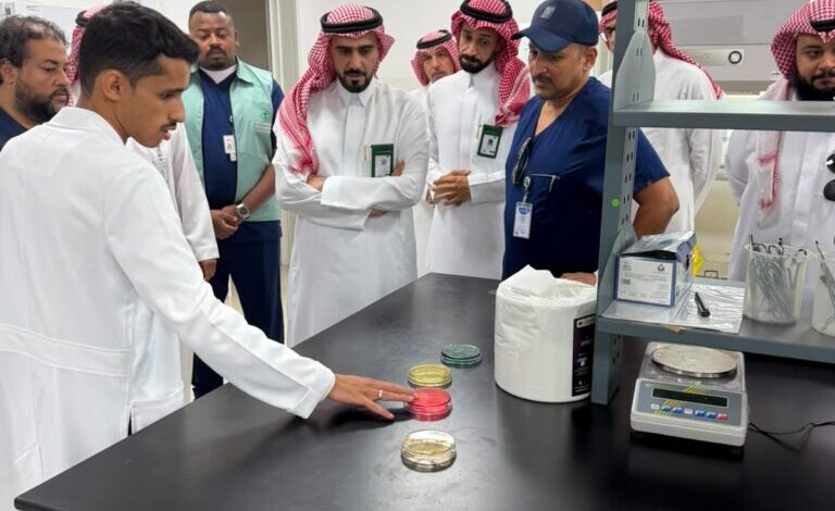 مدير عام بيئة مكة يزور مختبر صحة وسلامة الأسماك بجدة