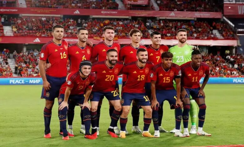 مدرب إسبانيا يعلن عن تغييرات في التشكيل الأساسي ضد السعودية